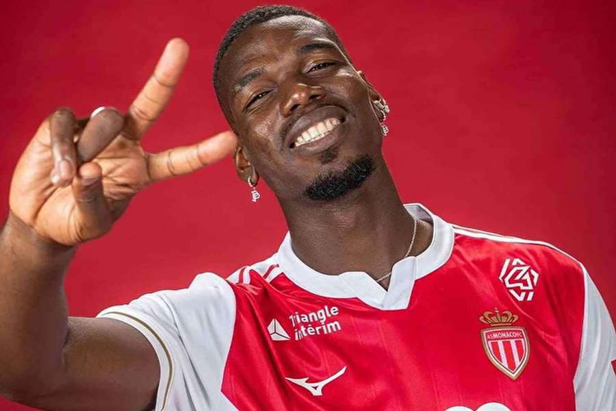 Záložník Paul Pogba by se rád jednou vrátil do francouzské reprezentace