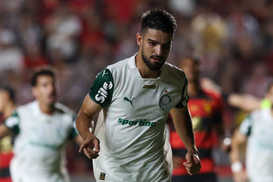 Flaco López abriu o marcador