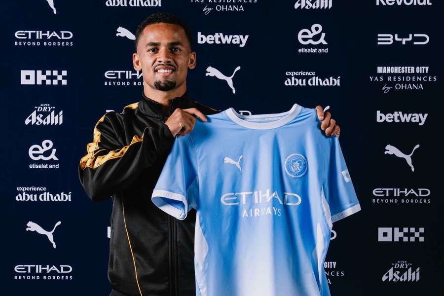 Manchester City představil Ndiayeho. Manchester City představil Ndiayeho.
