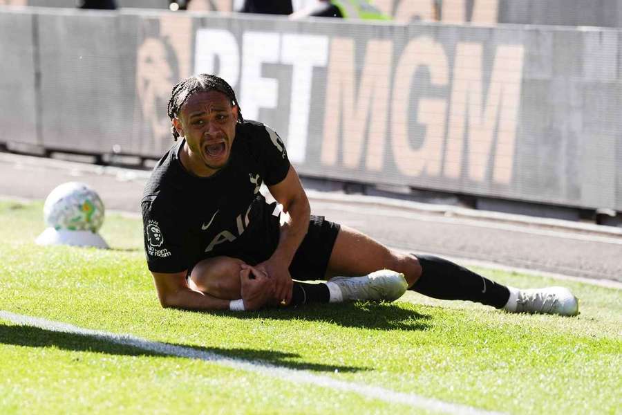 Tottenham deliver surgery update on Xavi Simons after operation on ACL