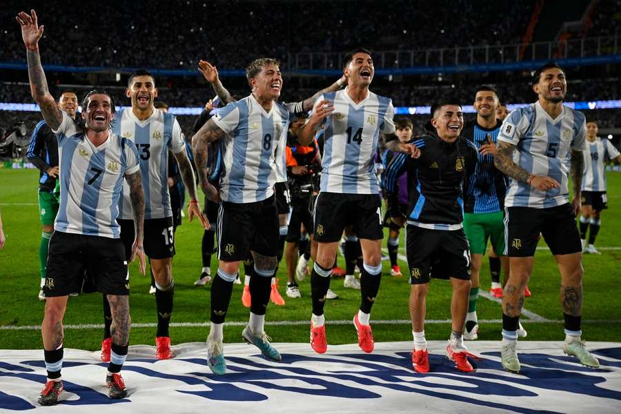Argentyna zapewniła sobie awans przed meczem i mimo to rozbiła Brazylię w szlagierze