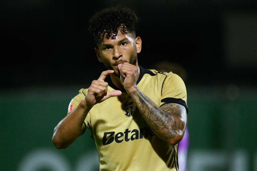 Luis Suárez voltou a contribuir para o marcador no duelo com o Rio Ave (0-4), desta vez com um "bis" Luis Suárez voltou a contribuir para o marcador no duelo com o Rio Ave (0-4), desta vez com um "bis"