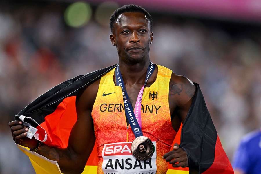 Owen Ansah s bronzovou medailí z ME za sprint na 100 metrů. Owen Ansah s bronzovou medailí z ME za sprint na 100 metrů.