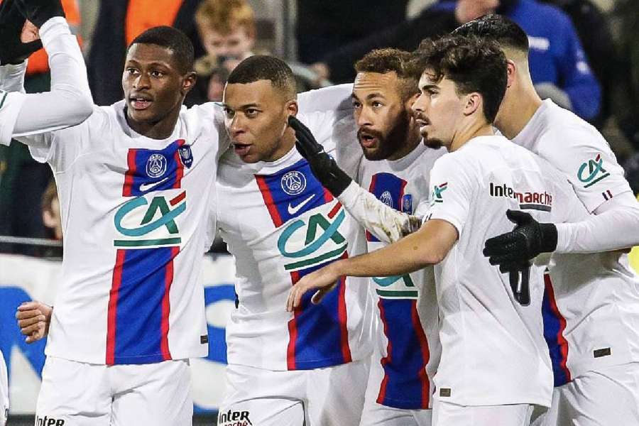 PSG passou o trator em seu último desafio, um 7 a 0 fácil sobre o Pays de Cassel, pela Copa da França