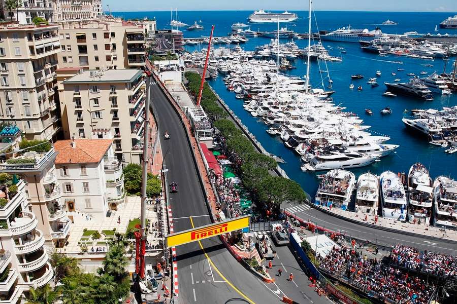 Monaco Grand Prix 2023 – Luxusyachten entlang der Rennstrecke: Der Circuit de Monaco 