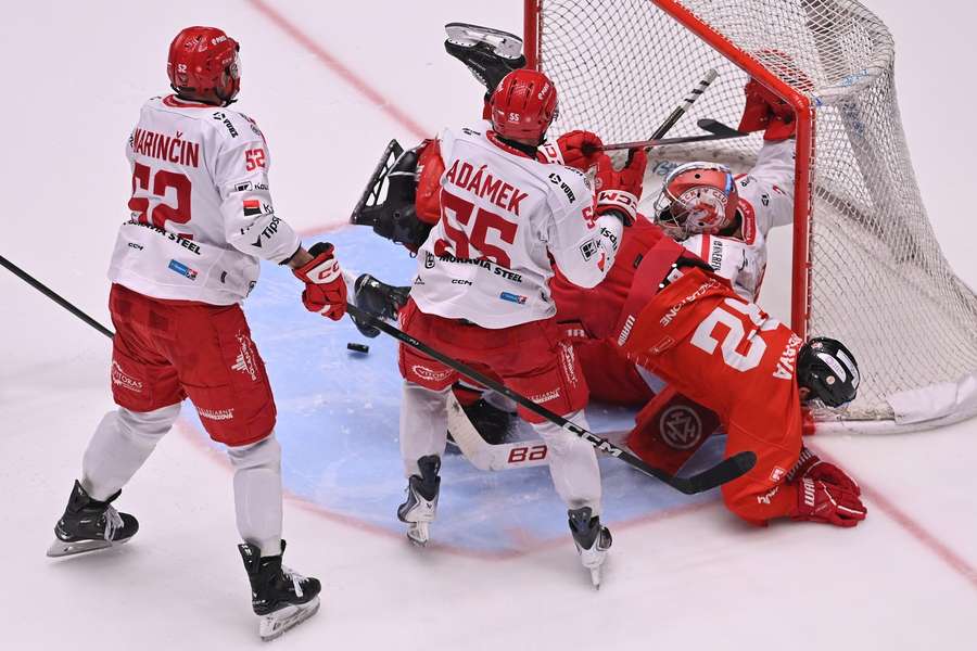 Adámek zapsal tři asistence.