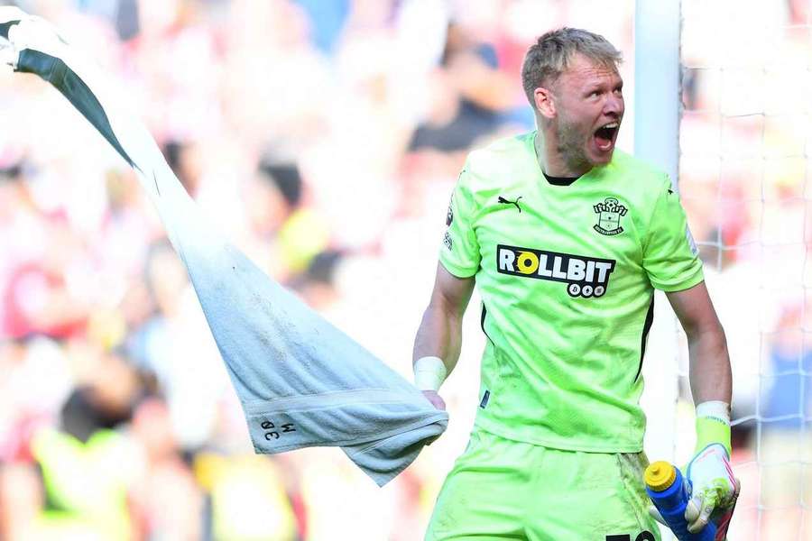 Southampton keeper Ramsdale delighted with Man City point to avoid Prem record