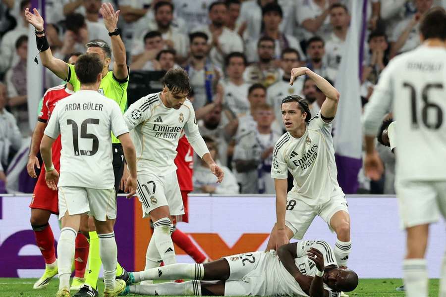 Real Madrid eliminou o Benfica no Bernabéu