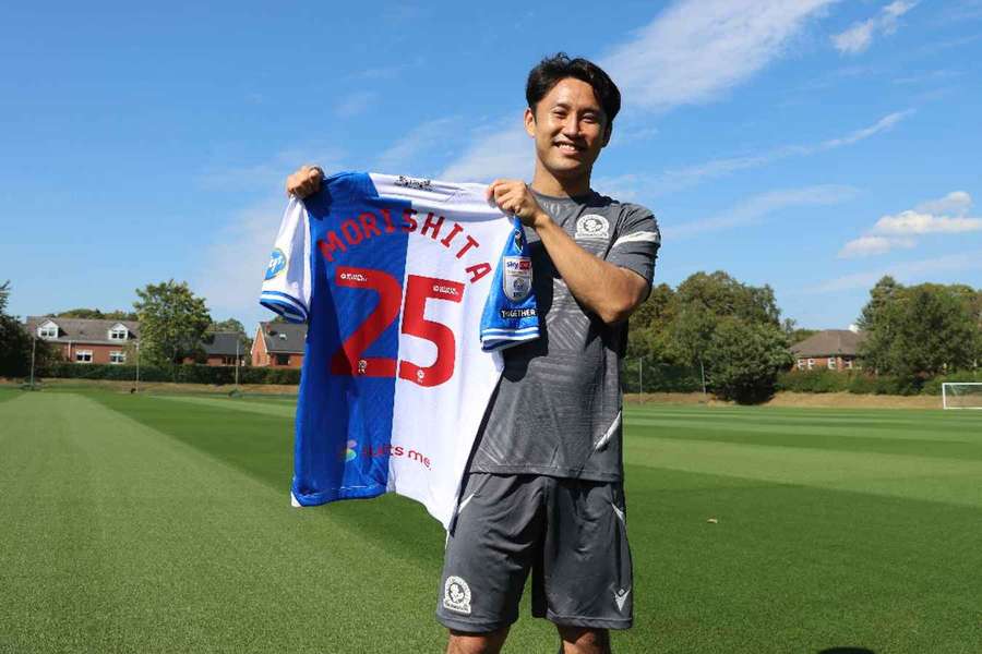 Oficjalnie: Ryoya Morishita zaprezentowany jako nowy pomocnik Blackburn Rovers