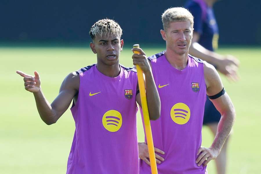 Lamine Yamal și Lewandowski, sancționați de UEFA