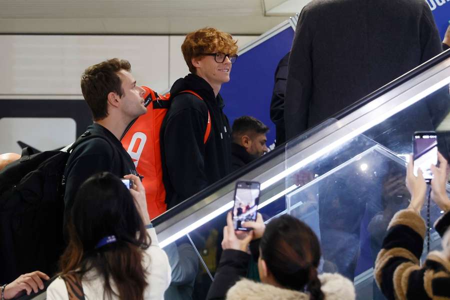 Jannik Sinner no aeroporto de Fiumicino