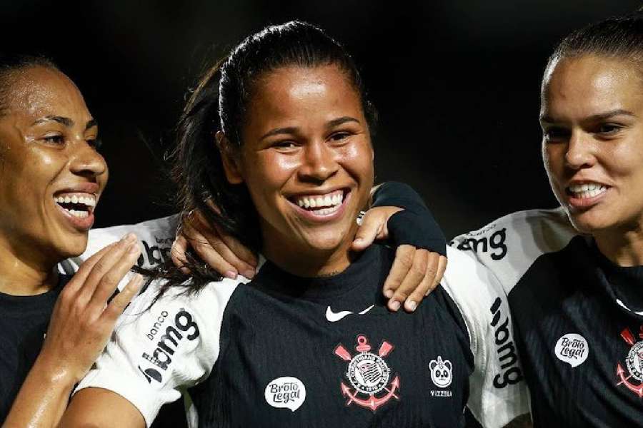 Corinthians leva a melhor por ter vantagem no saldo de gols Corinthians leva a melhor por ter vantagem no saldo de gols
