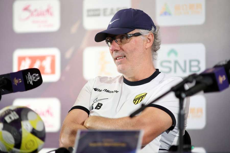 Laurent Blanc deixa comando técnico do Al Ittihad