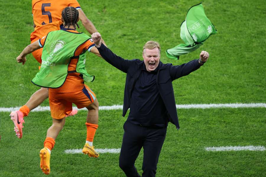 Ronald Koeman er meget tilfreds med sit holds anden halvleg.