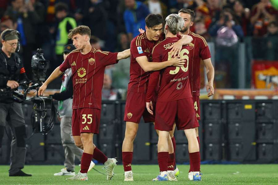 Roma venceu Verona com golo solitário de Shomurodov