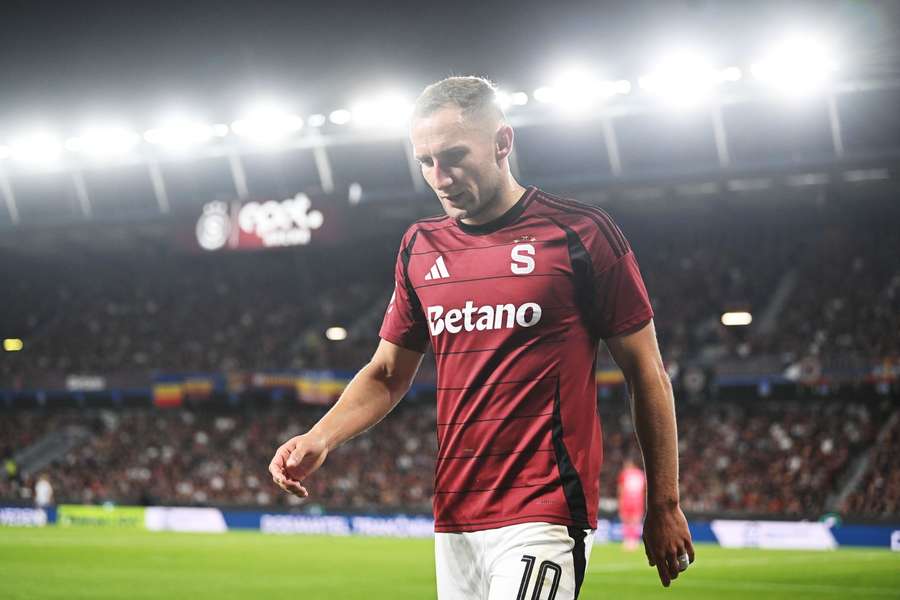 Útočníci Sparty se v posledních týdnech trápí, nevede se ani Janu Kuchtovi. Útočníci Sparty se v posledních týdnech trápí, nevede se ani Janu Kuchtovi.