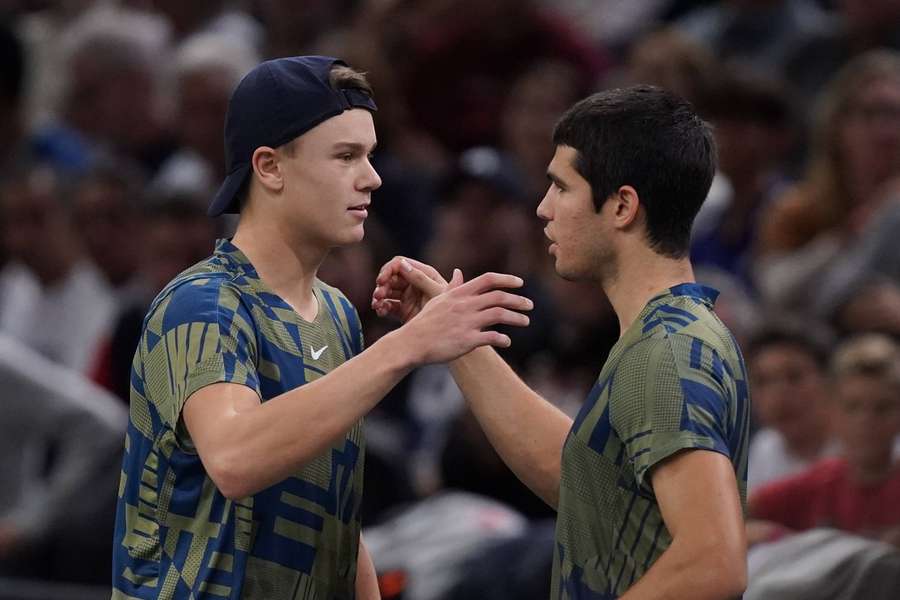 Holger Rune und Carlos Alcaraz treffen im Wimbledon-Viertelfinale aufeinander.