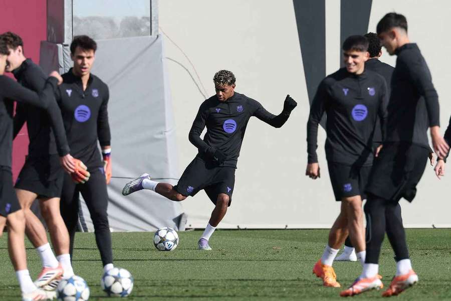 Barcelona's Lamine Yamal and teammates in training before their clash against Chelsea Barcelona's Lamine Yamal and teammates in training before their clash against Chelsea