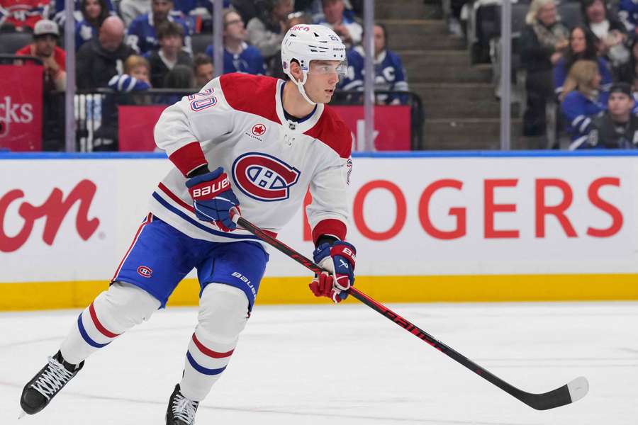Juraj Slafkovský si proti Blackhawks dvakrát vyslúžil vylúčenie.