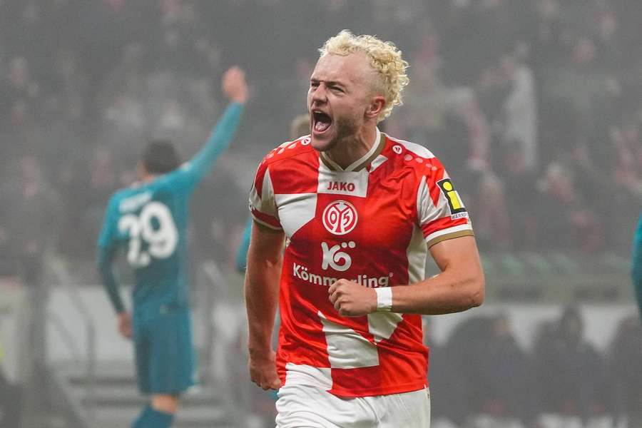 Hollerbach jubelt über das entscheidende Tor Hollerbach jubelt über das entscheidende Tor