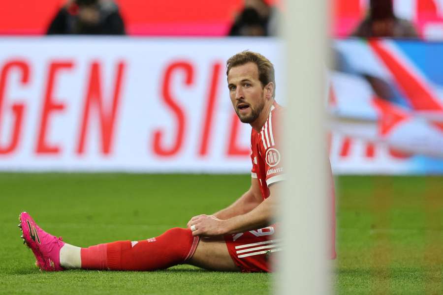 Harry Kane acertou no poste e ficou em branco