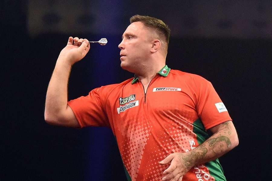 Gerwyn Price dominates over Stephen Bunting