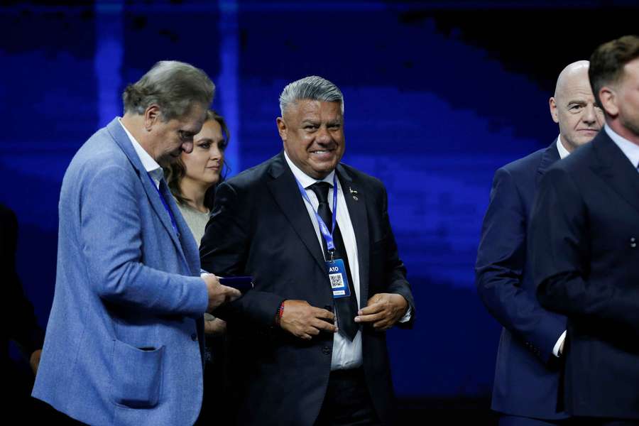 Le patron de la fédération de foot interdit de quitter le pays, soupçons de fraude fiscale