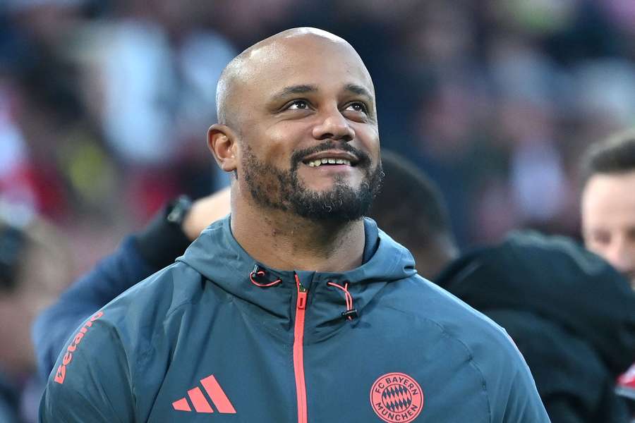 Vincent Kompany przedłużył kontrakt jako trener Bayern Monachium Vincent Kompany przedłużył kontrakt jako trener Bayern Monachium