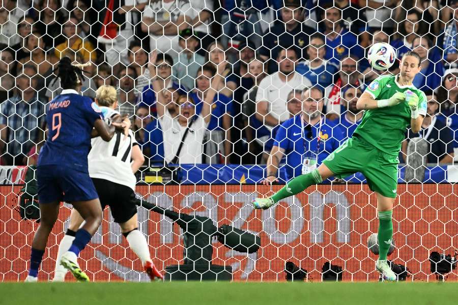 Frauen-EM 2025: Viertelfinale zwischen Frankreich und Deutschland LIVE