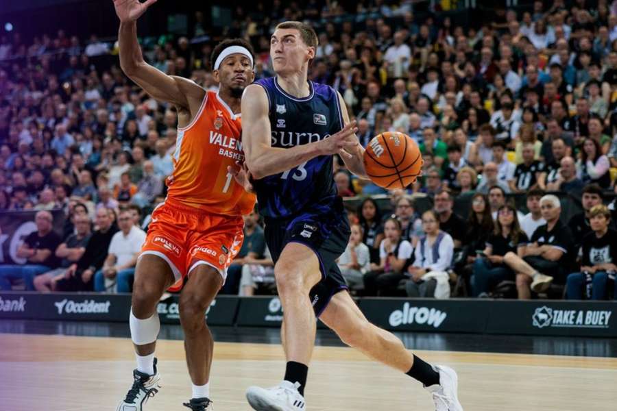 Lazarevic ante Kam Taylor