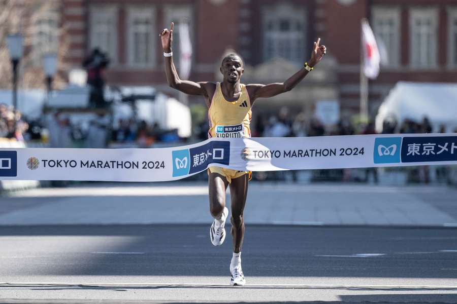 Benson Kipruto of Kenya wins the Tokyo Marathon