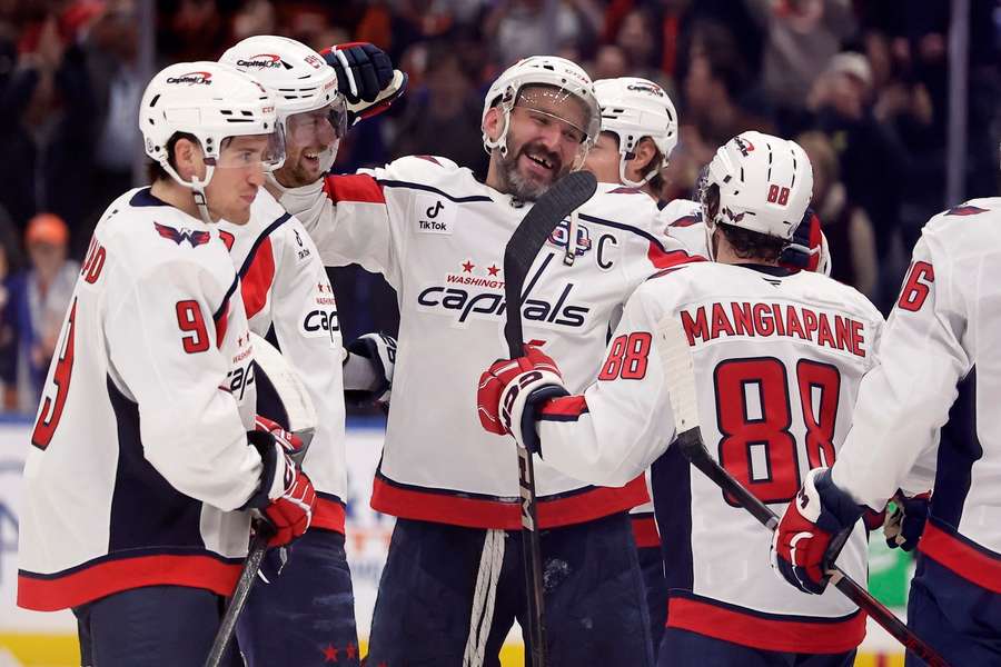 Ovechkin celebrates with teammates