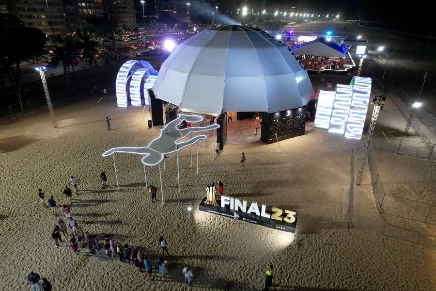 An der Copacabana findet das Finale der Copa Libertadores zwischen Gastgeber Fluminense und Boca Juniors Buenos Aires statt.