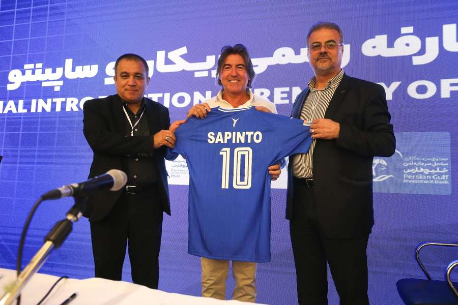 Ricardo Sá Pinto apresentado no Esteghlal