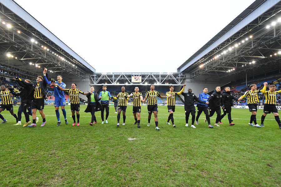 Dakloosheid Vitesse Dreigt Nog Altijd Na ‘leugenachtige Verklaring ...