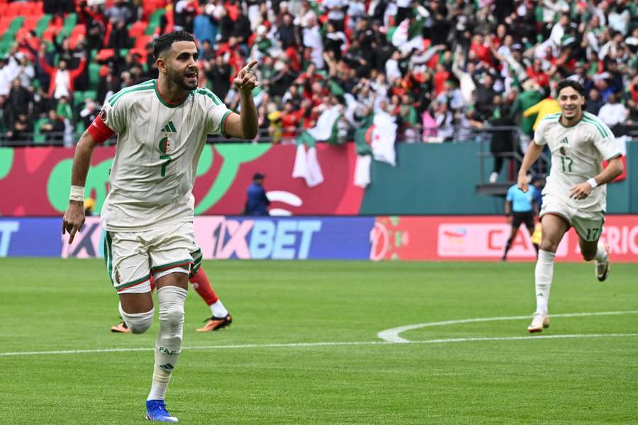 Mahrez festeja diante do Sudão
