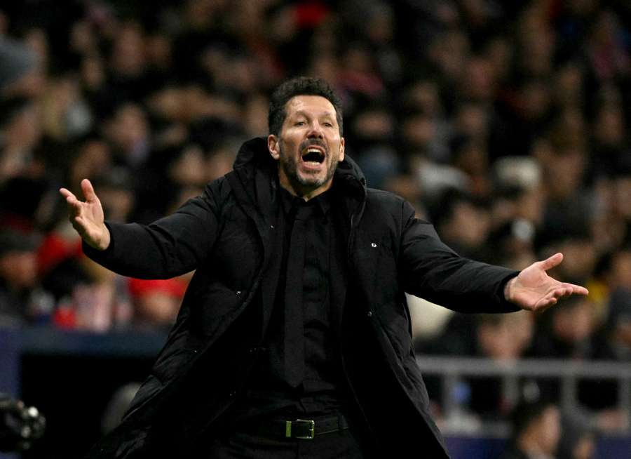 Diego Simeone se prepara para uma agressiva janela de transferência