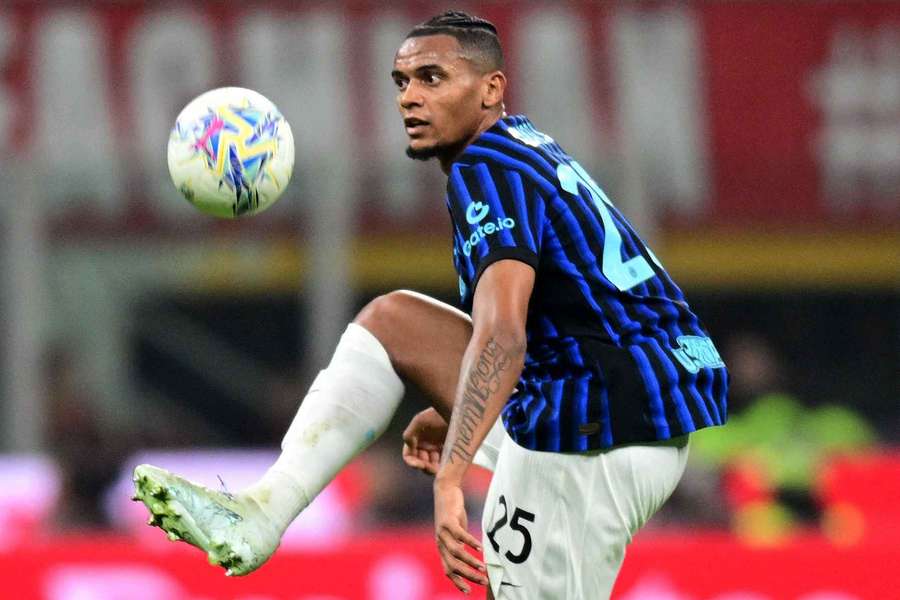 Akanji, defesa do Inter de Milão