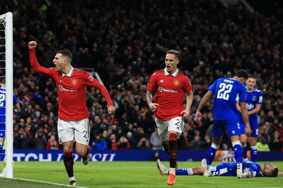 United knock Everton out of the FA Cup and turn up heat on Lampard