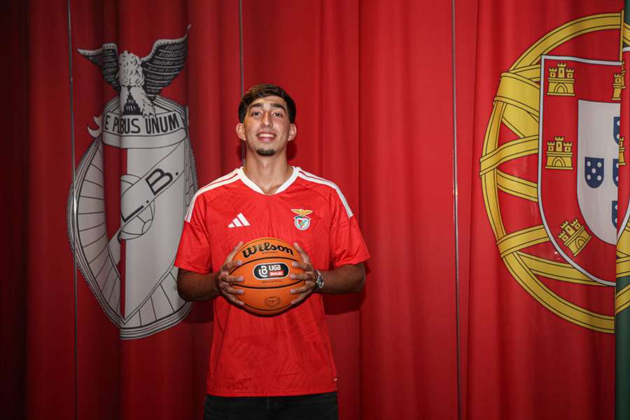 Luís Silva com a nova camisola Luís Silva com a nova camisola