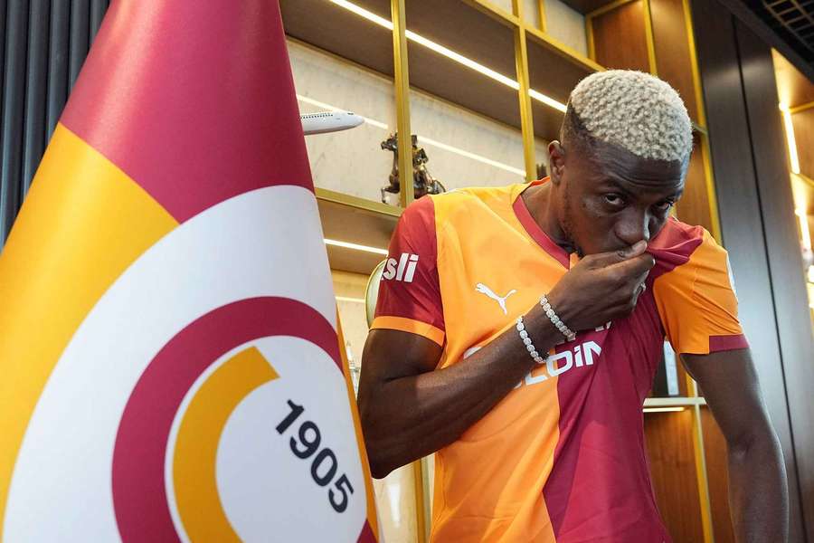 Osimhen se stal hráčem Galatasaraye.