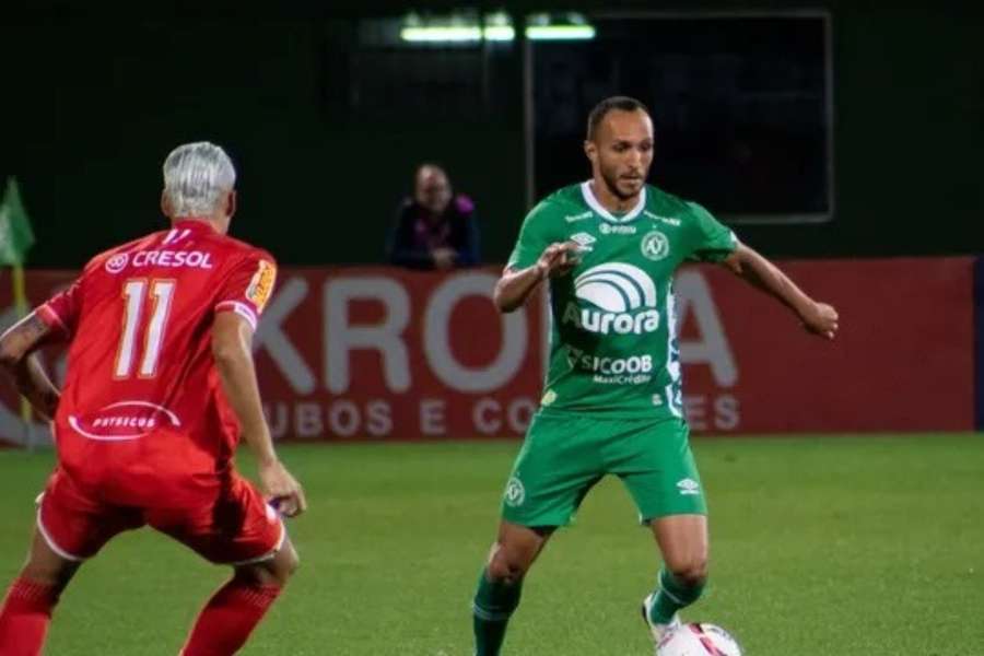 Depois de sair na frente, Chape tomou a virada antes de descontar na mesma moeda