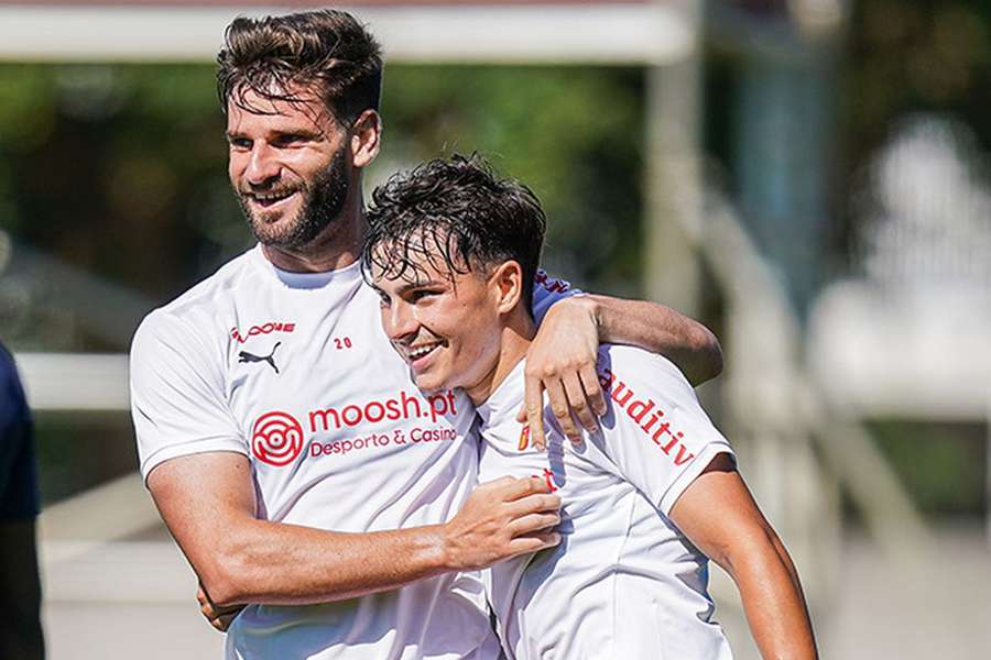 Mario González com Rodrigo Gomes