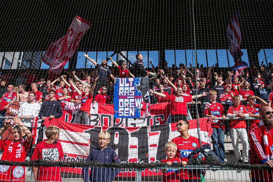 Silkeborg-fans fra Ultras Drewsen og Stoltheden vil protestere over udsigterne til salget af klubben til udenlandske ejere