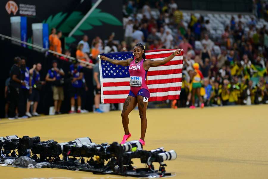 Richardson houdt Fraser-Pryce af van zesde WK-goud op 100 meter