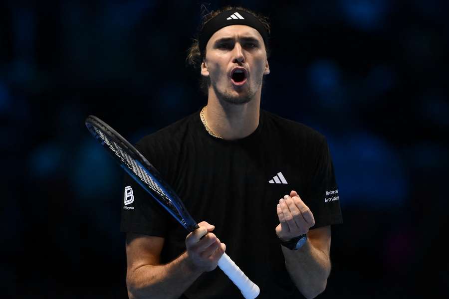 Alexander Zverev končí na Turnaji mistrů už ve skupině. Alexander Zverev končí na Turnaji mistrů už ve skupině.