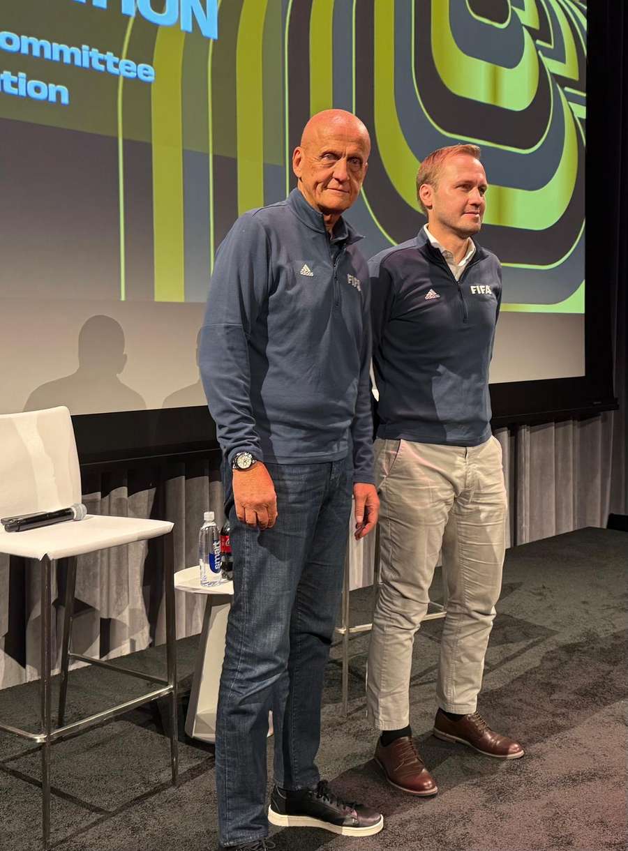 Pierluigi Collina e Johannes Holzmuller