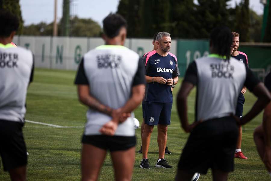 Sporting continua preparação