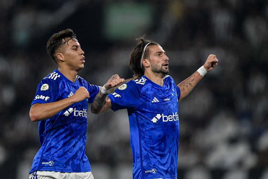 El Cruzeiro gana a domicilio ante el líder.