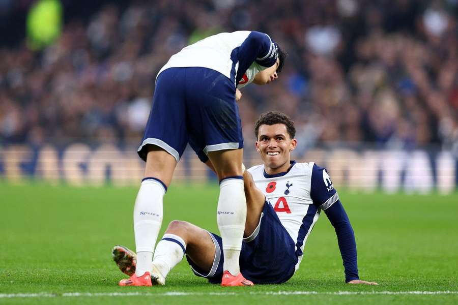 Jogadores do Tottenham em ação